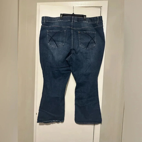 Lane Bryant Tighter Tummy High Rise Boot size 28 Short - Picture 2 of 9